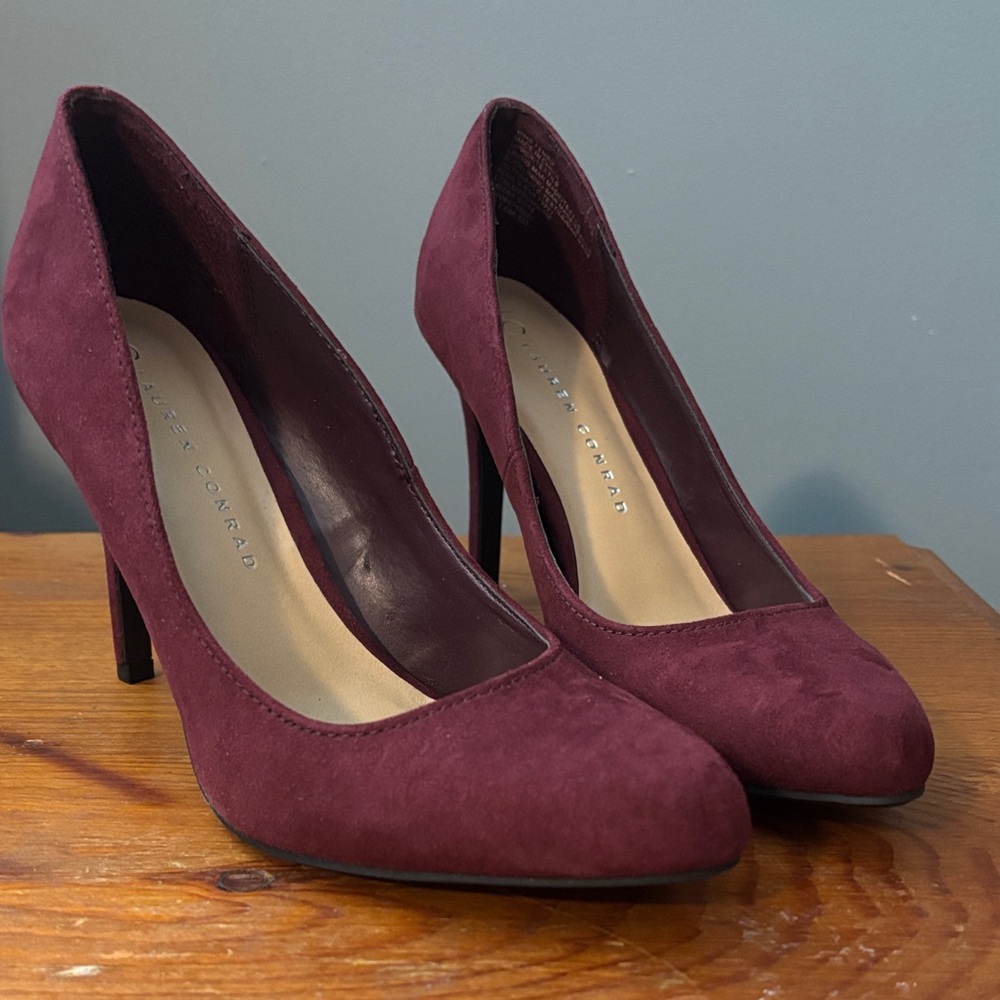 LC Lauren Conrad Deep Red Suede Heels